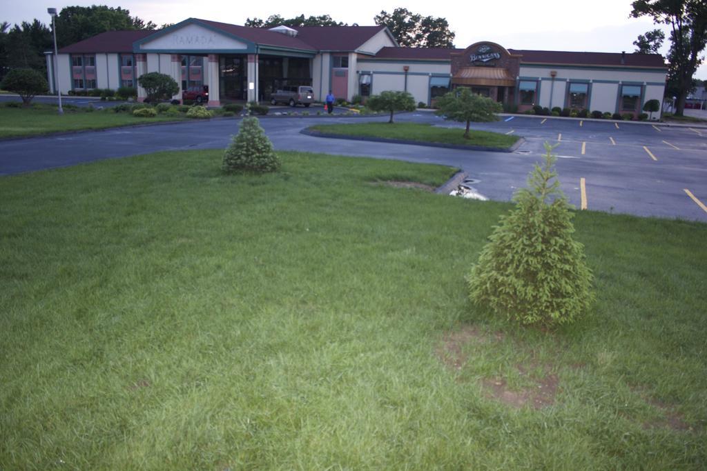 The Garden Inn Elkhart Exterior photo