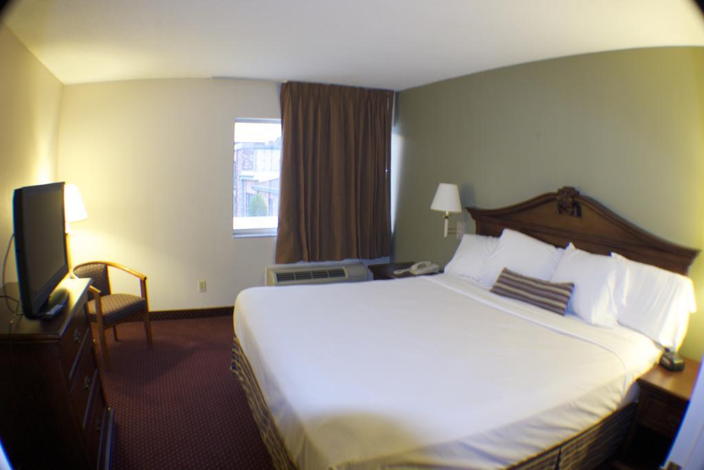 The Garden Inn Elkhart Exterior photo