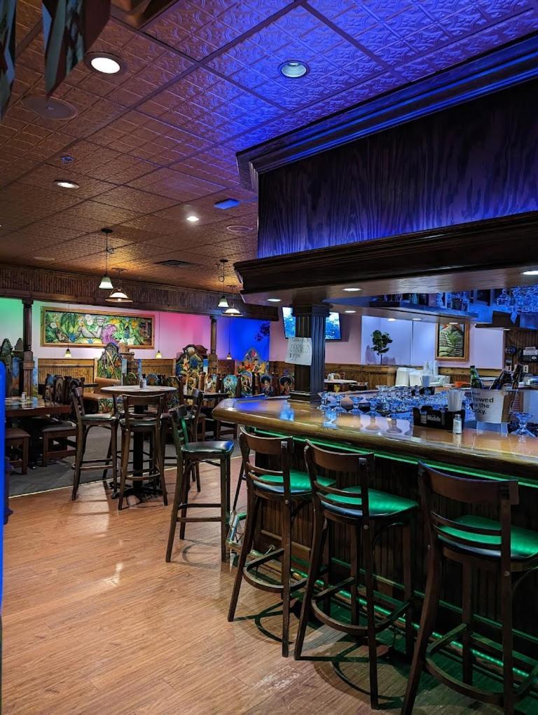 The Garden Inn Elkhart Exterior photo