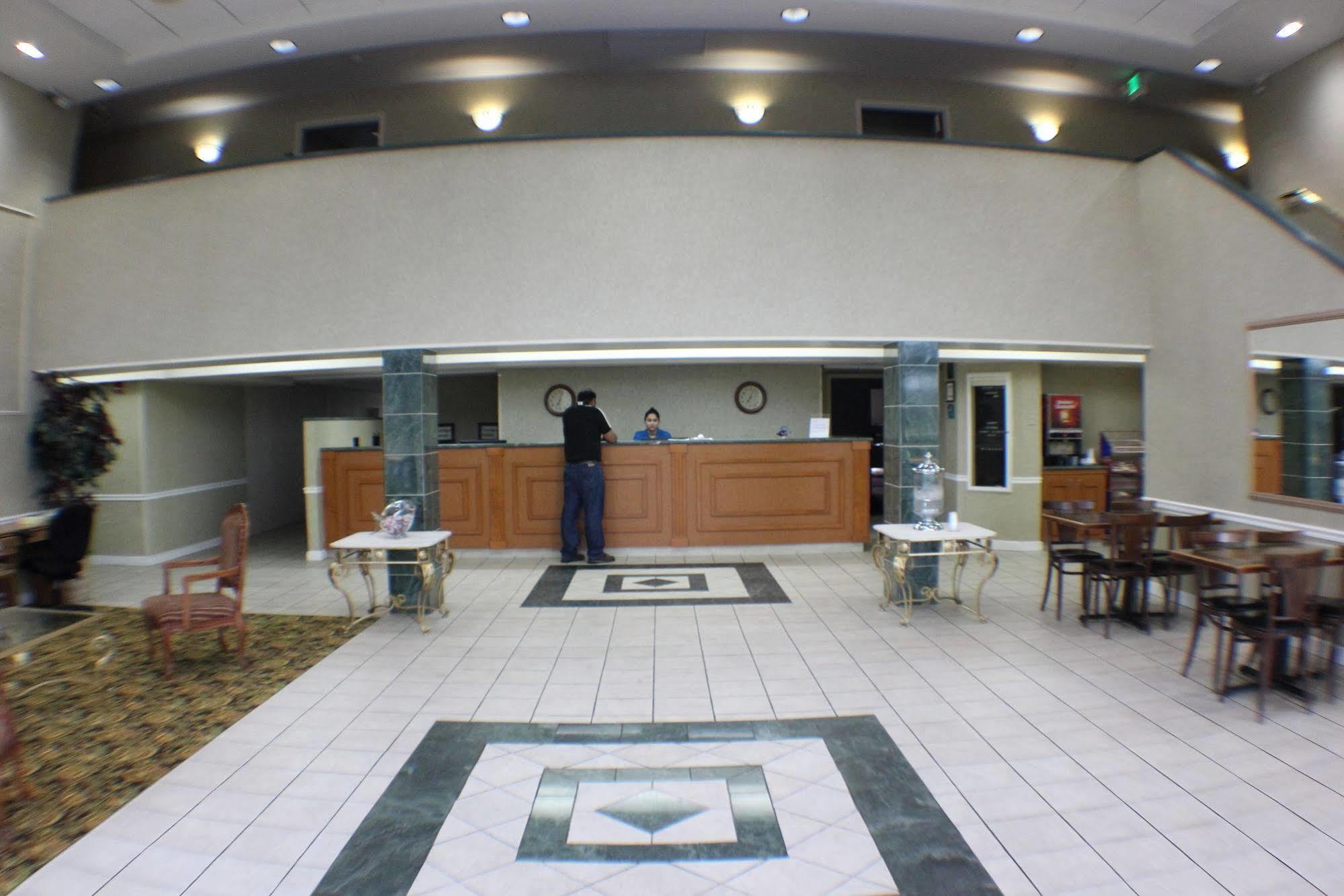 The Garden Inn Elkhart Exterior photo