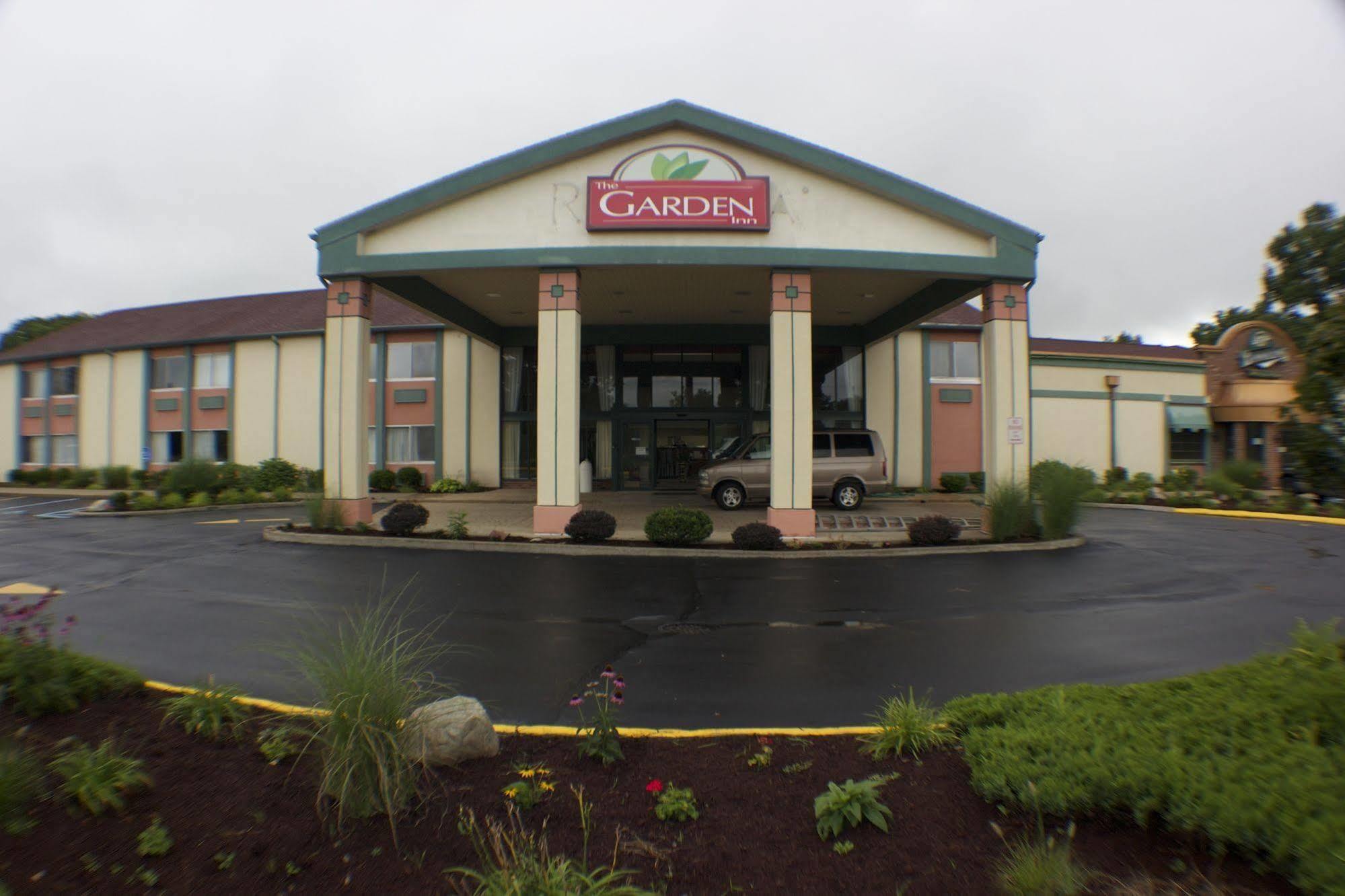 The Garden Inn Elkhart Exterior photo