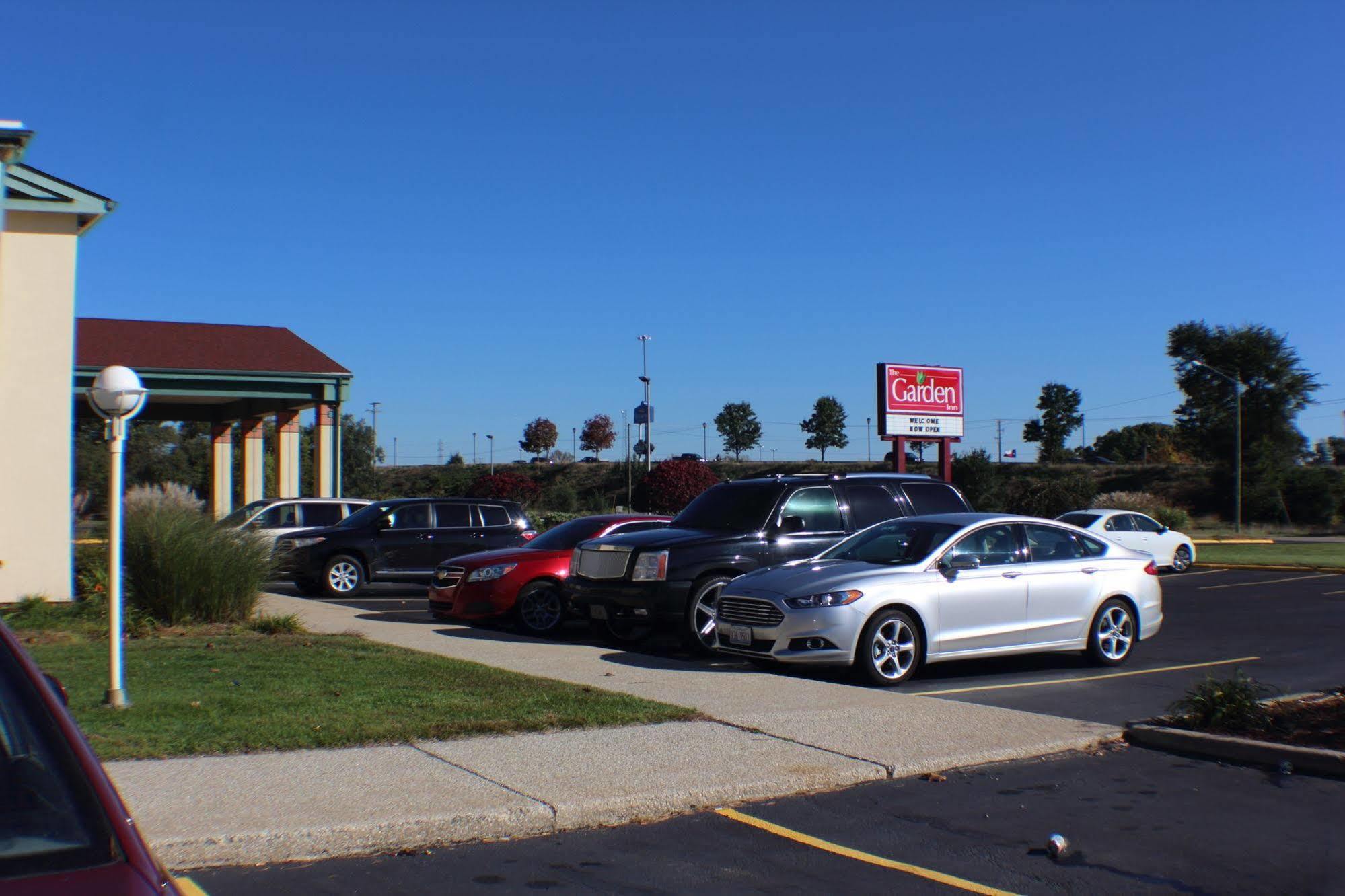 The Garden Inn Elkhart Exterior photo
